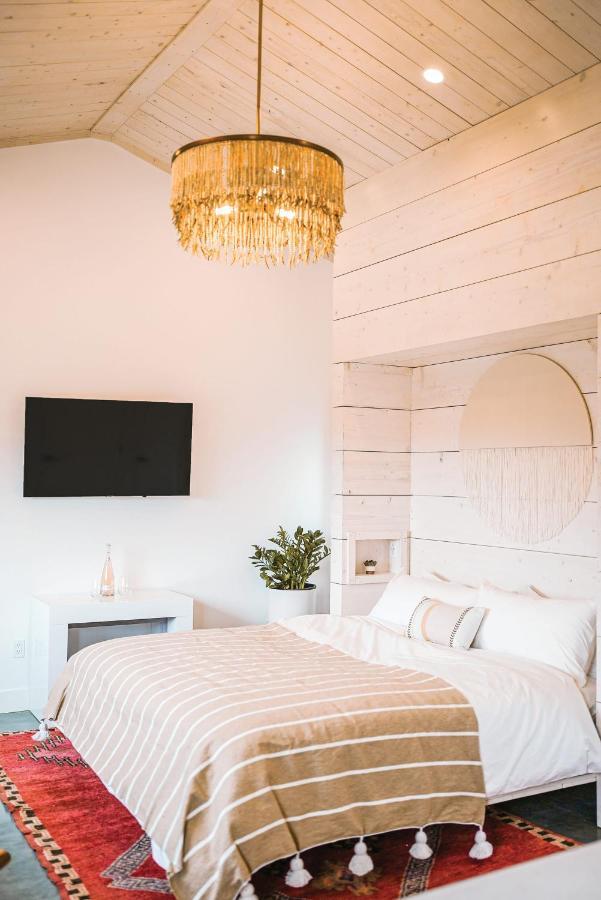 Funboard Room Includes King Bed And Mini Kitchenette Stinson Beach Exteriér fotografie